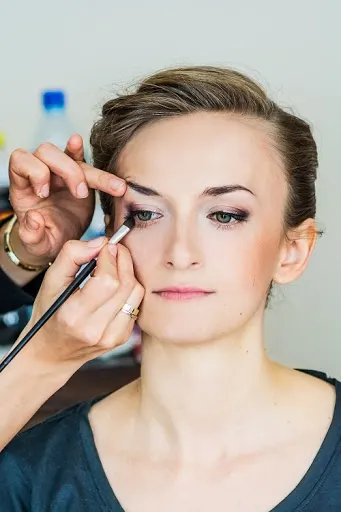 Joanna Abram - wizażystka Warszawa, makijaż ślubny Warszawa, analiza kolorystyczna